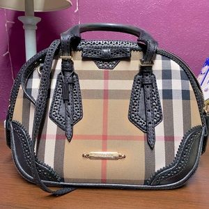 Burberry Bag Tote W/ Strap Crossbody